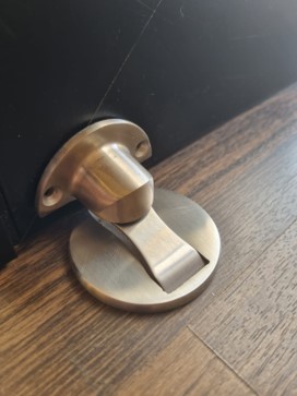 trava-porta